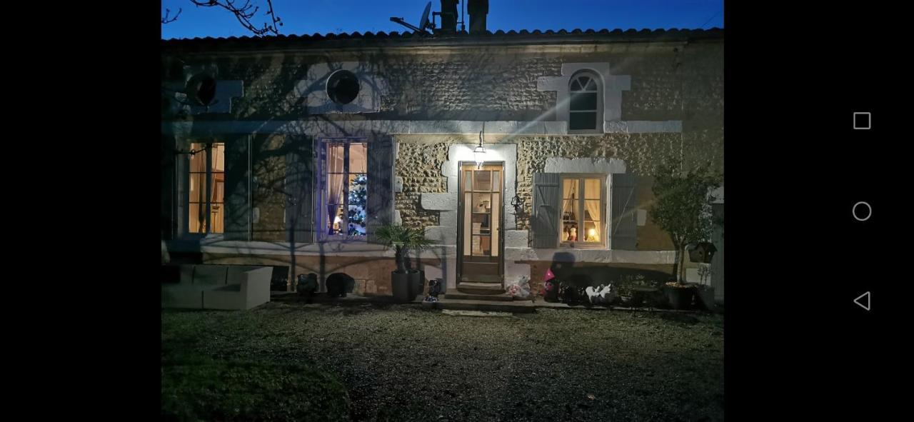 Au Domaine De Gigie Bed & Breakfast Chervettes Exterior photo